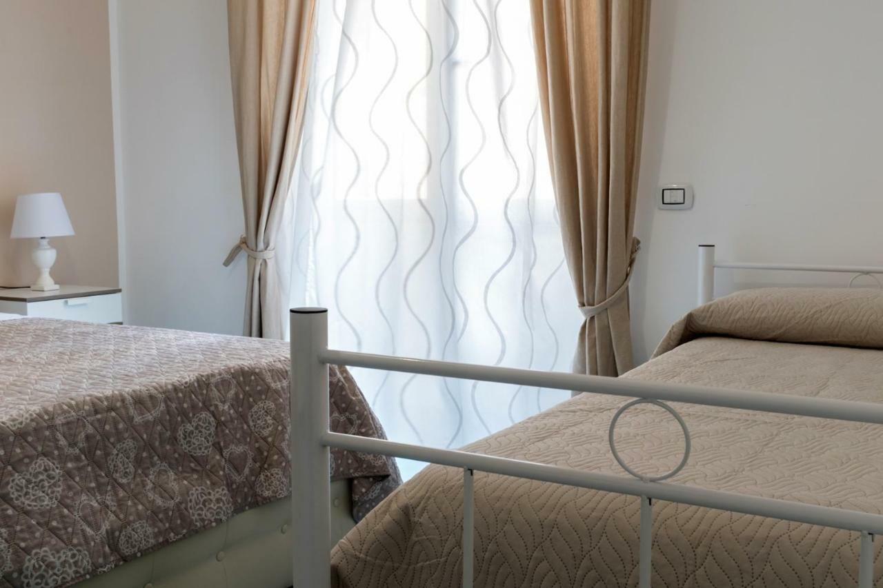 Ad Maiora Bed & Breakfast ซาแลร์โน ภายนอก รูปภาพ